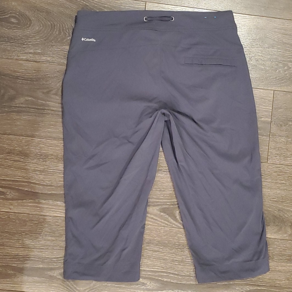 ❤COLUMBIA OMNI-SHIELD PANTS/BERMUDAS, SIZE 10 (30) - Picture 3 of 3